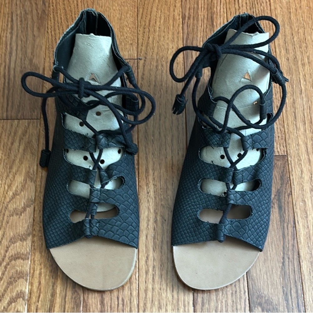 Billabong Women's Lace-Up Gladiator Sandals size 8.5